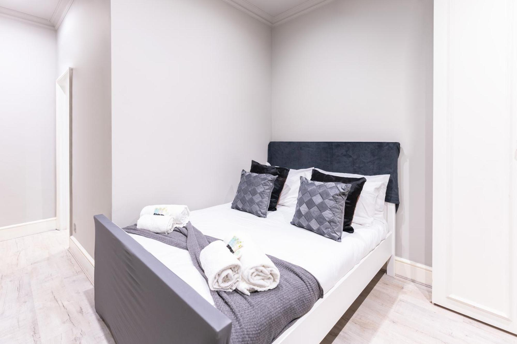 Luxury 3 Bedroom Flat With Balcony In Westbourne Park Londýn Exteriér fotografie